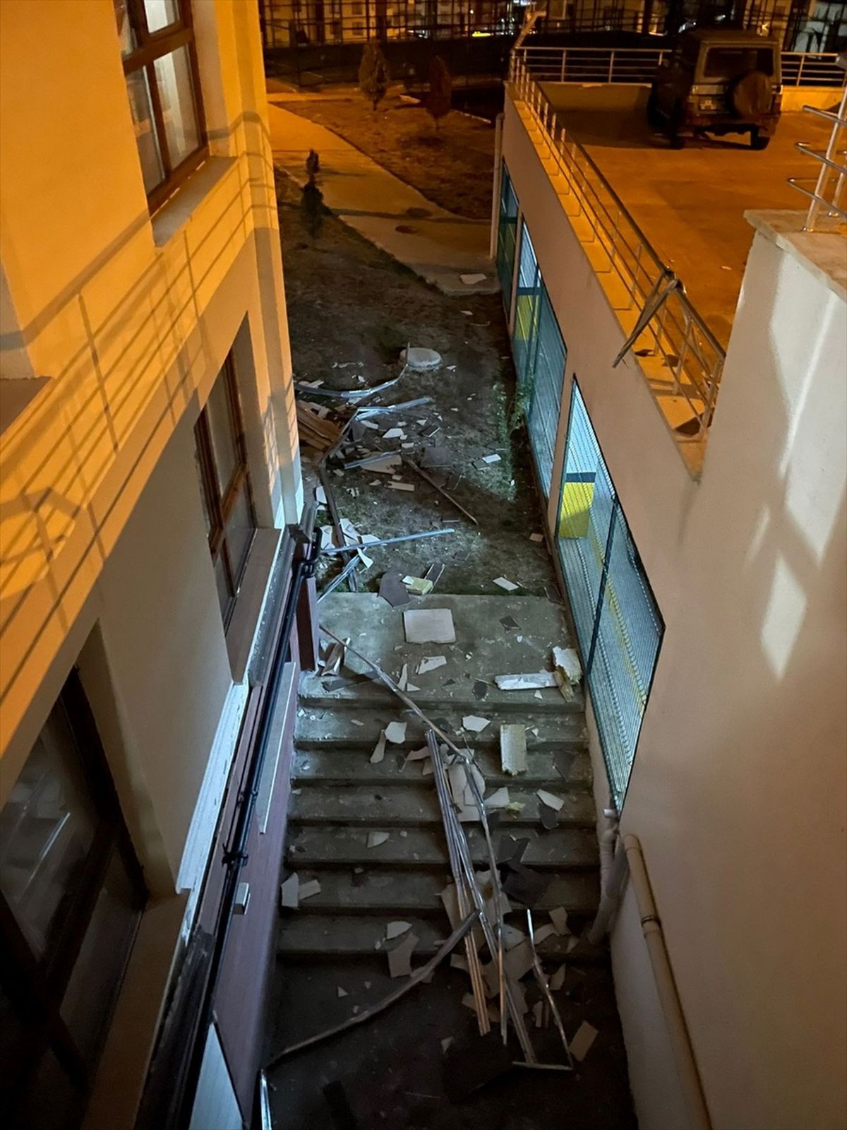 Başkentte fırtına ve sağanak etkili oldu