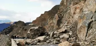 Artvin-Şavşat Yolunda Heyelan