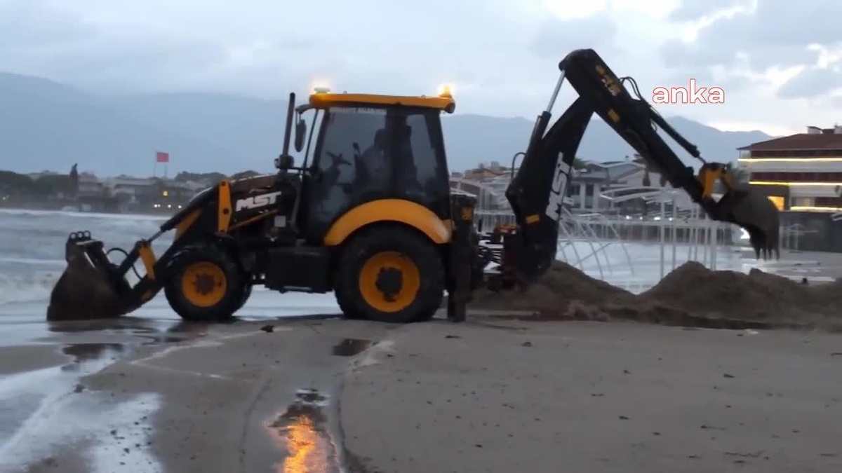Balıkesir\'de fırtına: Yazlıklar su bastı, elektrikler kesildi