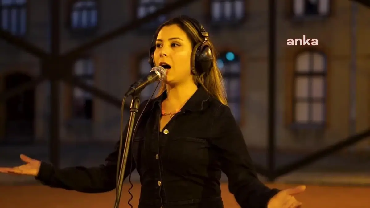 CHP İzmir\'in 25 Kasım Kadına Yönelik Şiddete Karşı Uluslararası Mücadele Günü için hazırladığı video klip büyük beğeni topladı