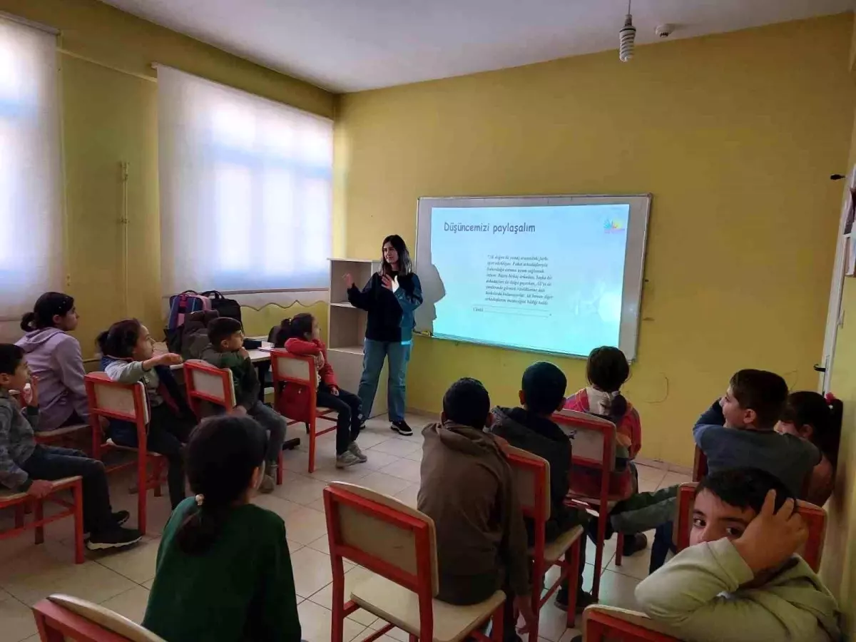 Diyarbakır\'da Kadın ve Çocuklara Şiddet Seminerleri Verildi