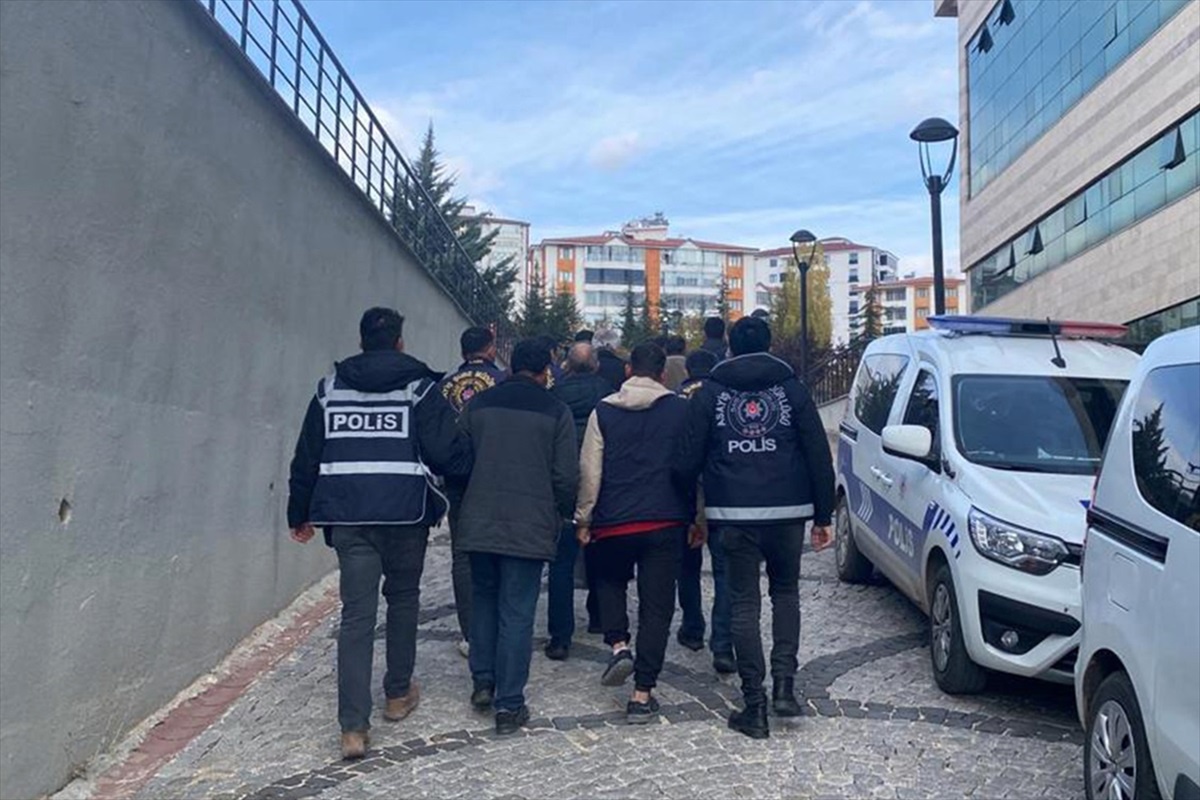Elazığ\'da 7 kişi hapis cezaları nedeniyle yakalandı