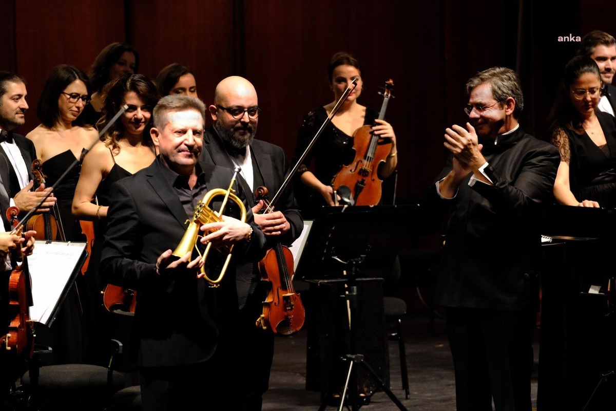 Eskişehir Büyükşehir Belediyesi Senfoni Orkestrası Müzik Ziyafeti Verdi