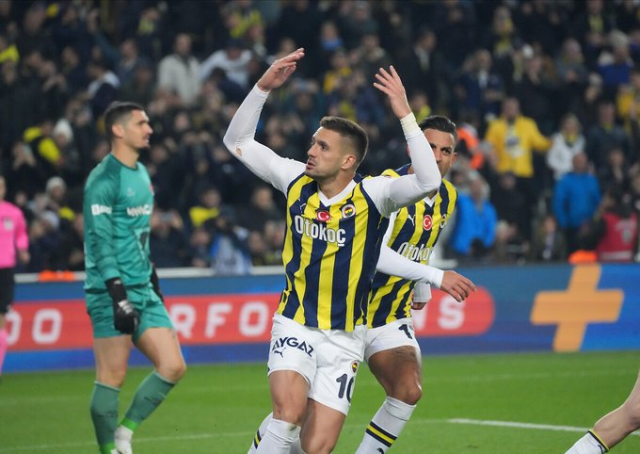 Geri döndüler! Fenerbahçe'nin yıldızında 10 dakikada 2 gol