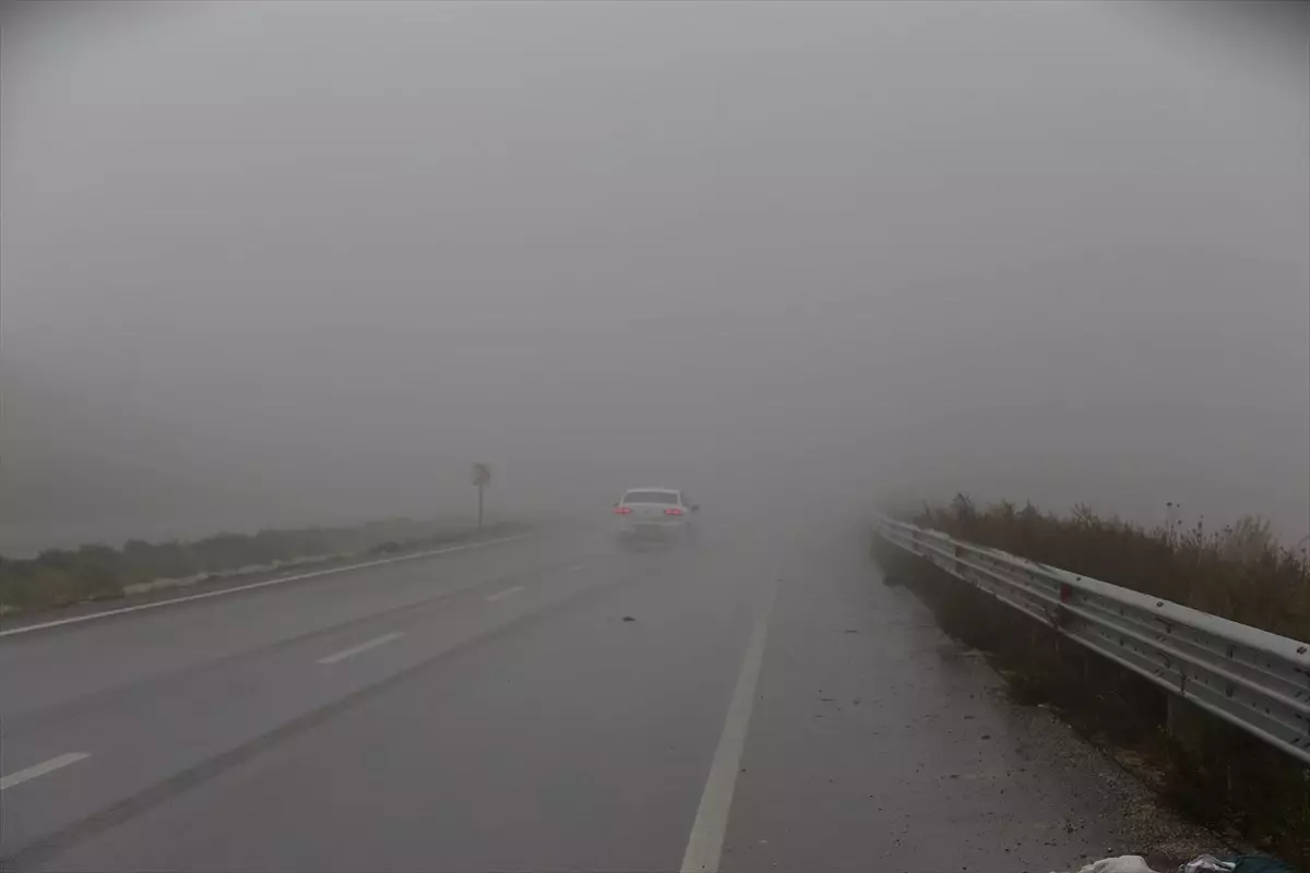 Hatay\'da sis nedeniyle görüş mesafesi düştü