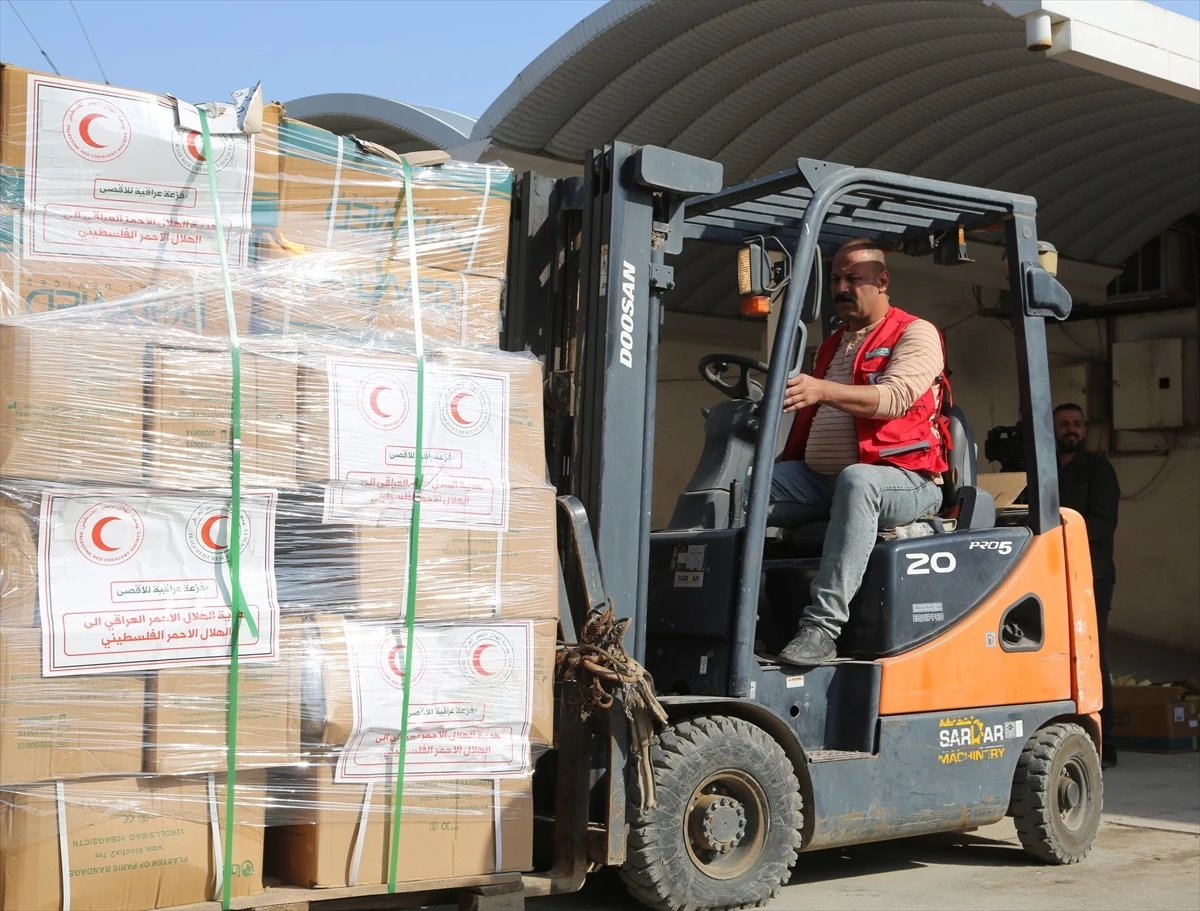 Irak Kızılayı, Gazze\'ye 20 ton ilaç ve tıbbi malzeme gönderdi