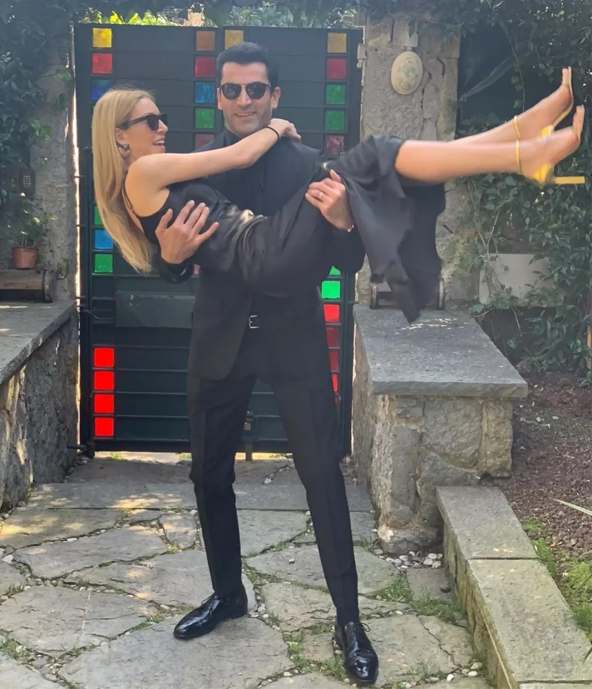 Kenan İmirzalıoğlu ve Sinem Kobal çiftinden ihanet söylentisi sonrası ilk kare! Resmen düşman çatlattılar