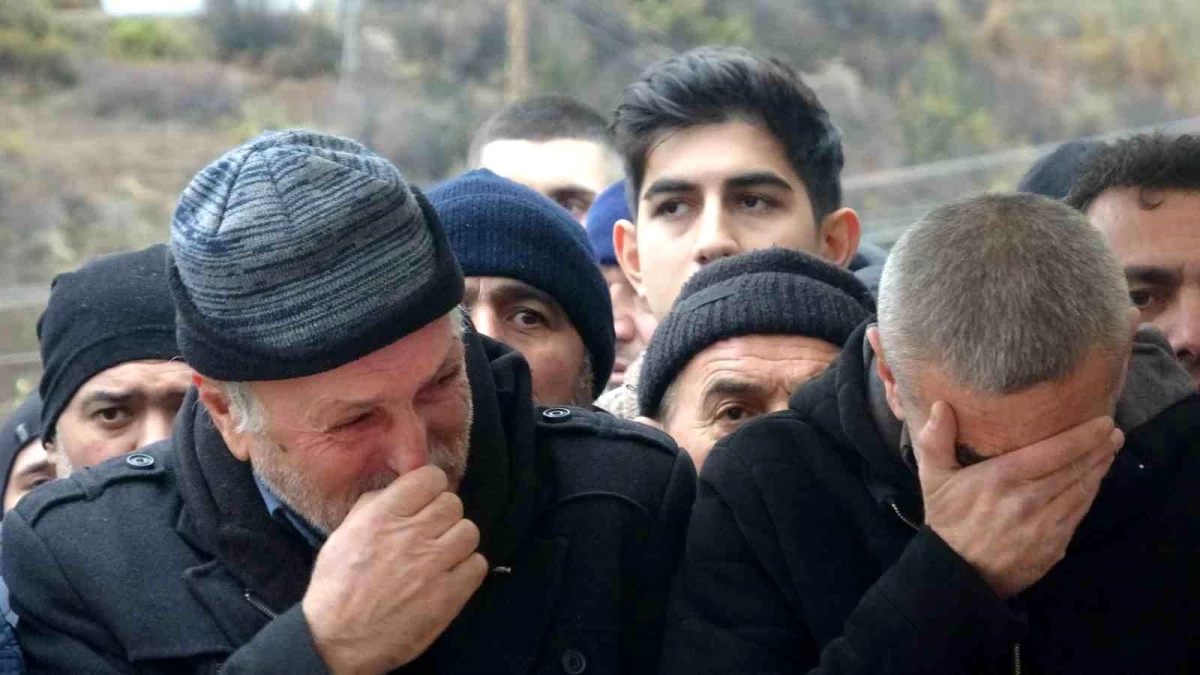 Ankara\'da kavgada öldürülen 15 Temmuz gazisi ve oğlu Çankırı\'da toprağa verildi