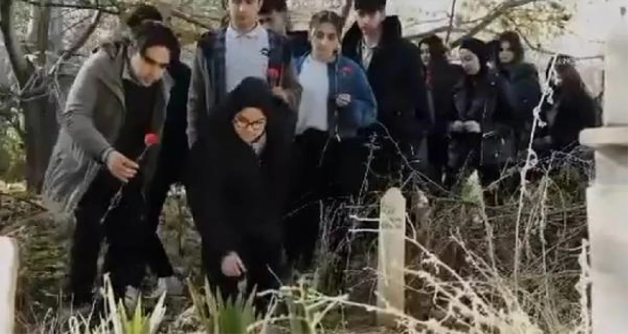 Elbistan Dulkadiroğlu Anadolu Lisesi öğrencileri depremde hayatını kaybeden öğretmenlerini andı