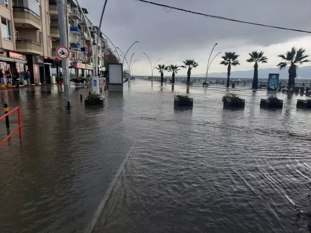 Kocaeli\'de Fırtına ve Yağışa Bağlı Olaylara Müdahale Edildi