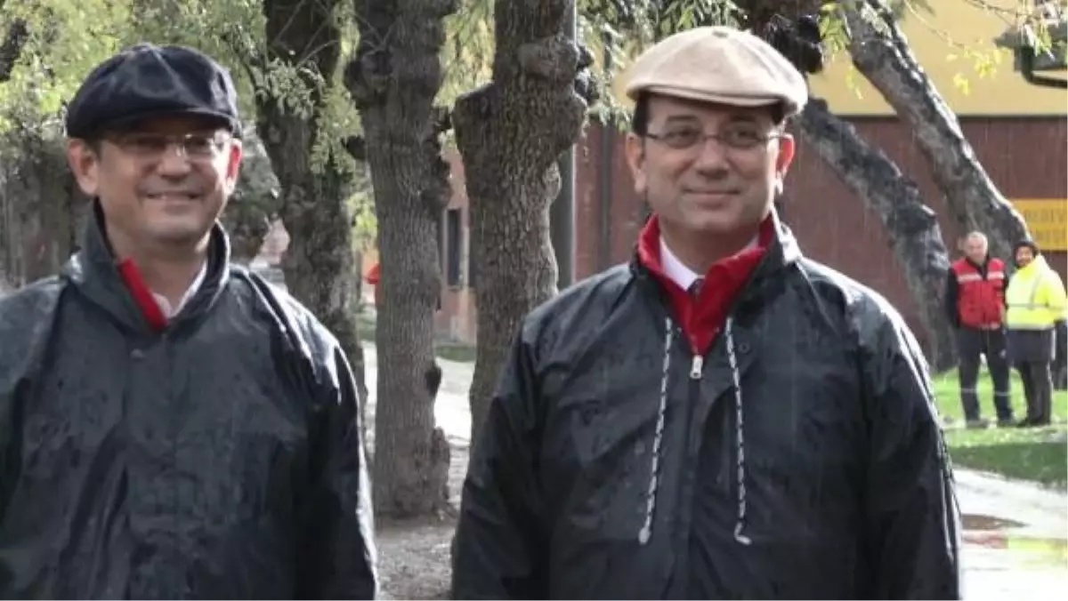 Özgür Özel: "Bu Belediyeleri Elbette İstanbul\'da Sadece CHP\'lilerin Oylarıyla Kazanmadık.