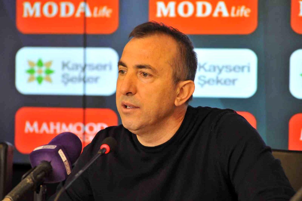 Kayserispor Teknik Direktörü Recep Uçar: Alınan 1 puanı değerli buluyorum