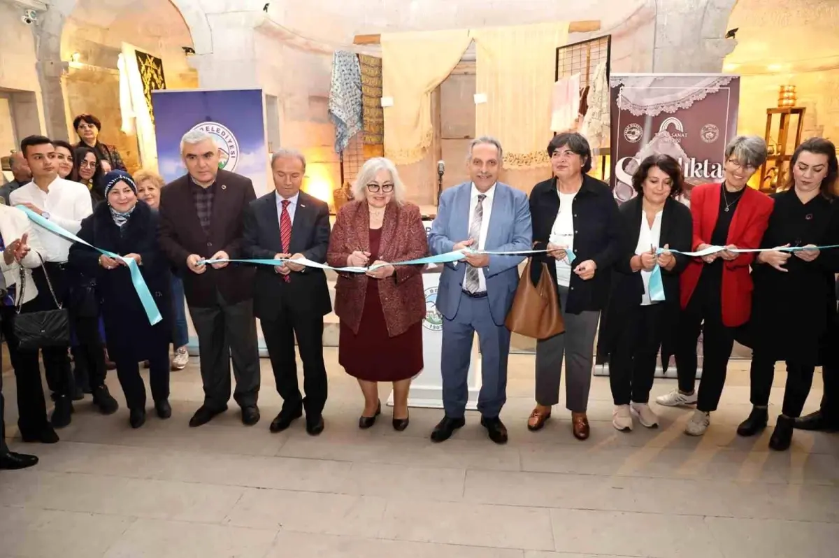 Talas\'ta \'Sandıkta Saklı Güzellikler\' Çeyiz Sergisi Açıldı