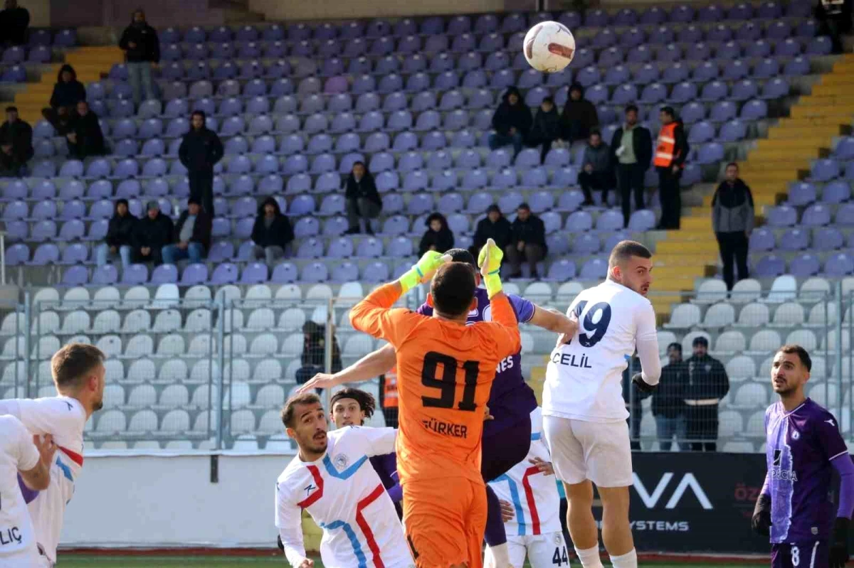 Afyonspor, Beyoğlu Yeni Çarşıspor\'u 2-1 yendi
