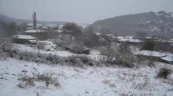 Kar Trakya'ya giriş yaptı, sınır köyleri beyaz örtüyle kaplandı