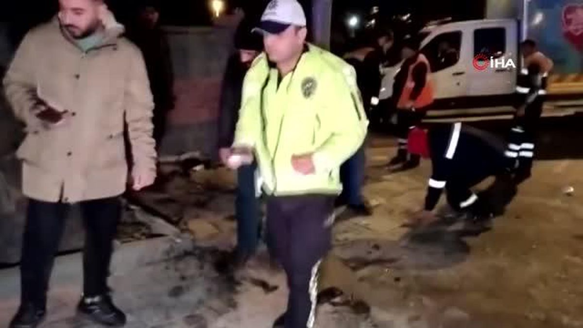 Ümraniye'de polise çarpıp kaçan sürücü kamerada