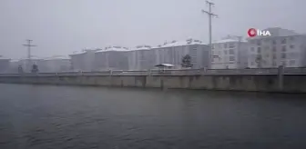 Afyonkarahisar'da kar yağışı etkili oldu