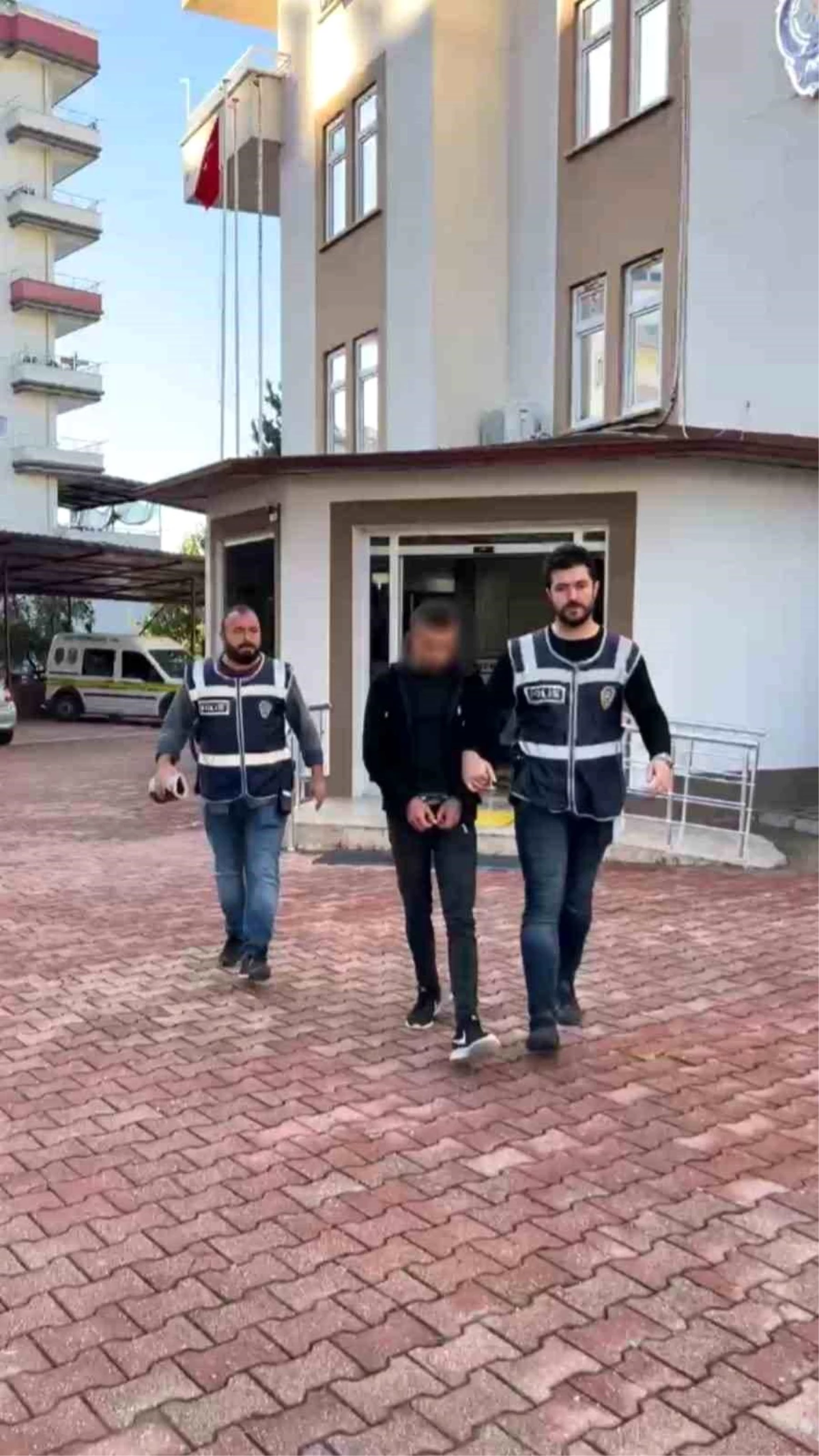 Antalya\'da 96 şüpheli yakalandı