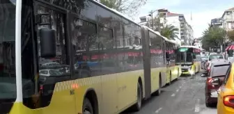 İETT Otobüsü Alternatif Yolda Kaza Yaptı, Trafik 40 Dakika Kilitlendi