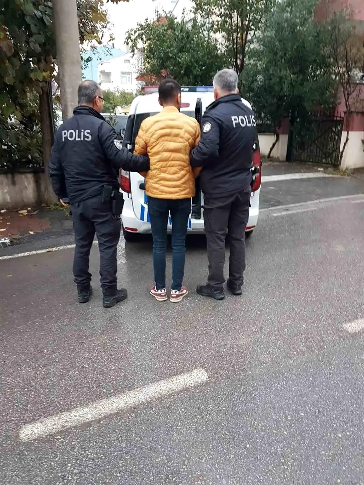 Balıkesir\'de 21 şahıs tutuklandı, 10 şahıs serbest kaldı