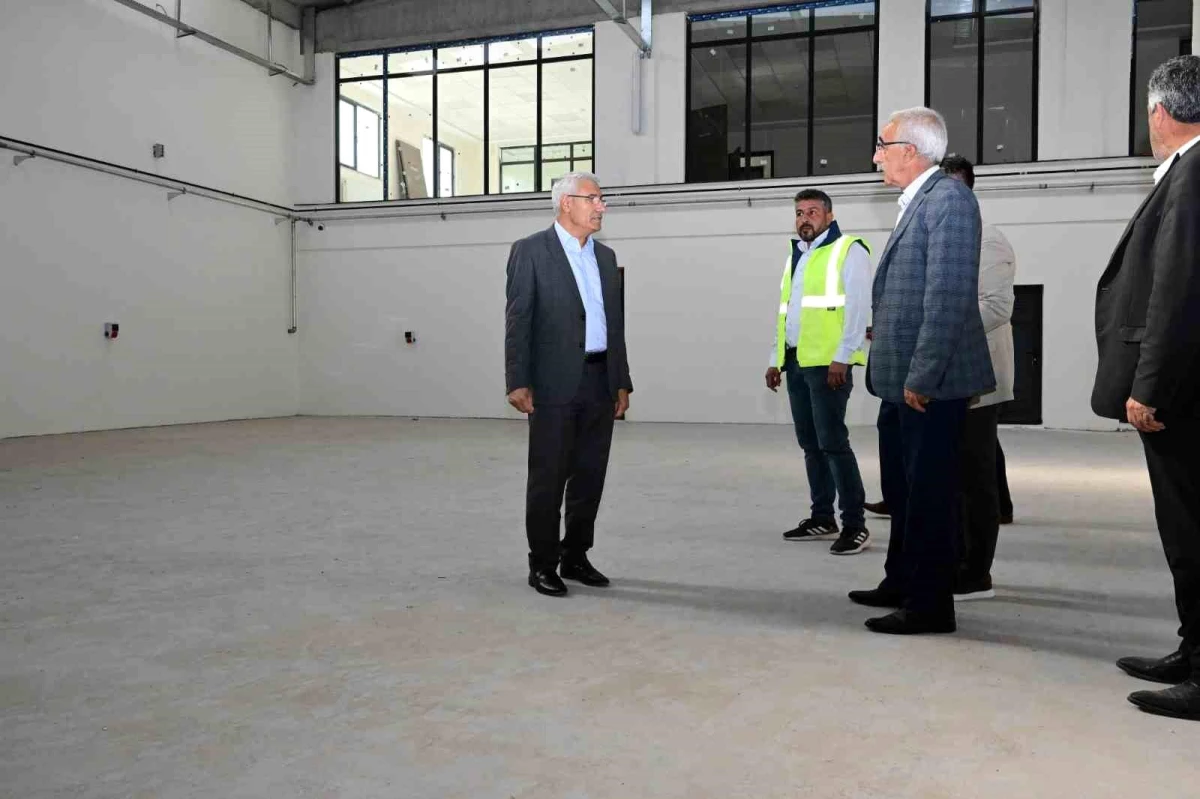 Başkan Güder: "Tekstilkent\'te üretim yakın zamanda başlayacak"