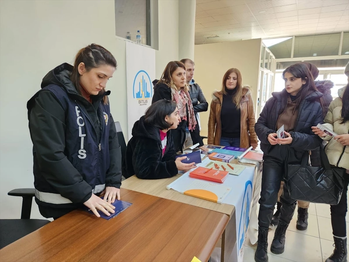 Bitlis Eren Üniversitesi\'nde Kadına Yönelik Şiddete Karşı Etkinlik Düzenlendi