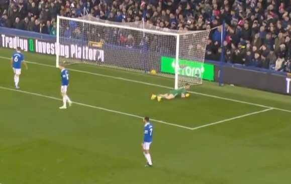 Dünyayı ayağa kaldıran vuruş! Manchester United'ın yıldızı Garnacho yılın golünü attı