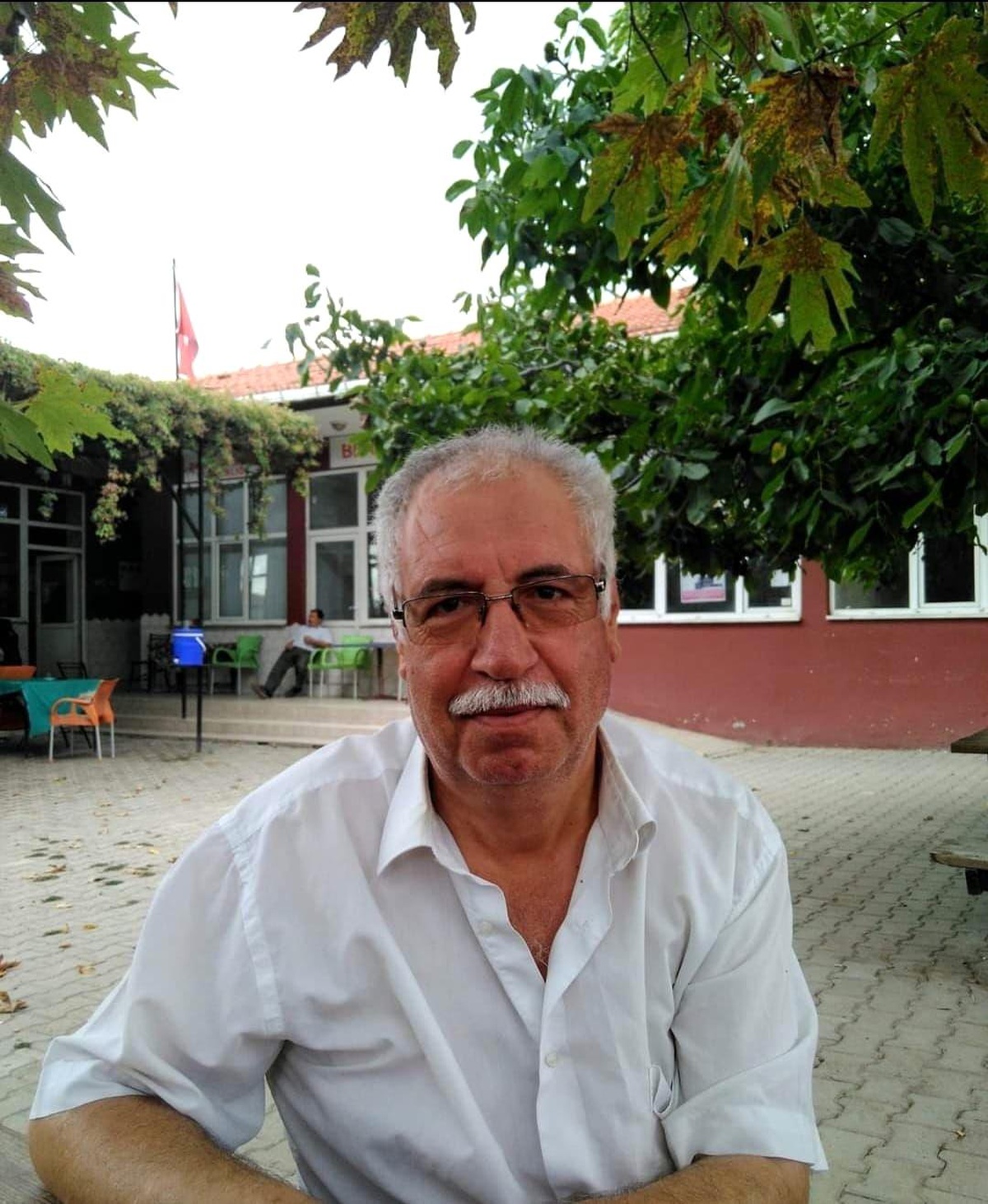 Emekli öğretmen eski kayınbiraderini av tüfeğiyle vurarak öldürdü