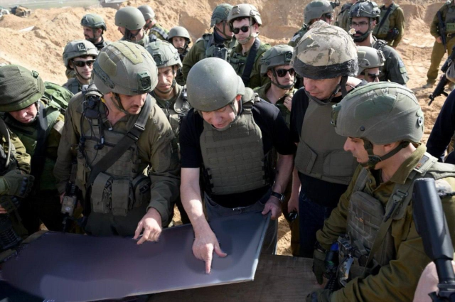 Gazze'de İsrail askerleriyle bir araya gelen Netanyahu: Bizi kimse durduramayacak