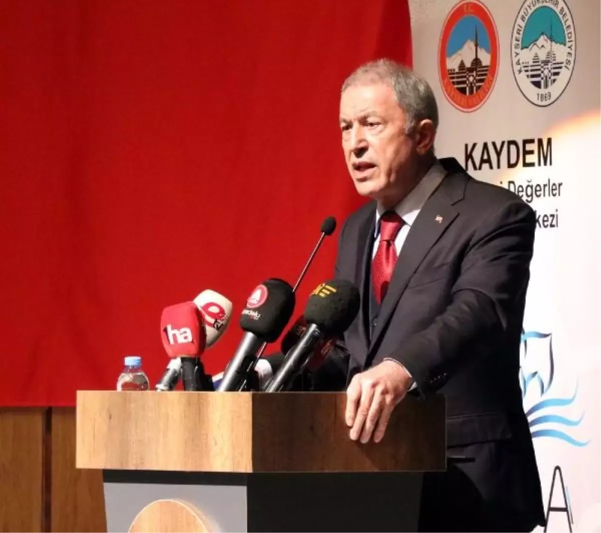 Hulusi Akar: Filistinli kardeşlerimiz yalnız değil, ölümüne onların yanındayız