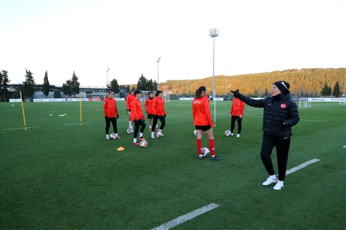 A Milli Kadın Futbol Takımı, Litvanya ve Gürcistan maçlarına hazırlanıyor