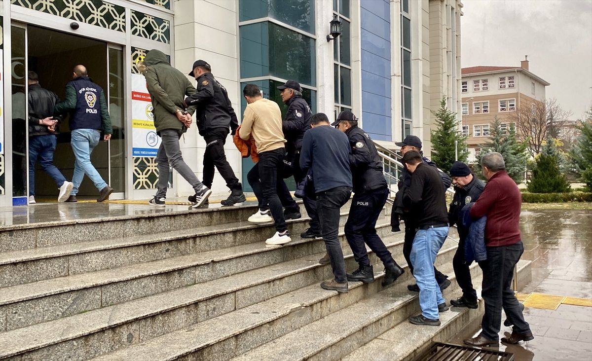 Kırşehir\'de 17 kişi yakalandı