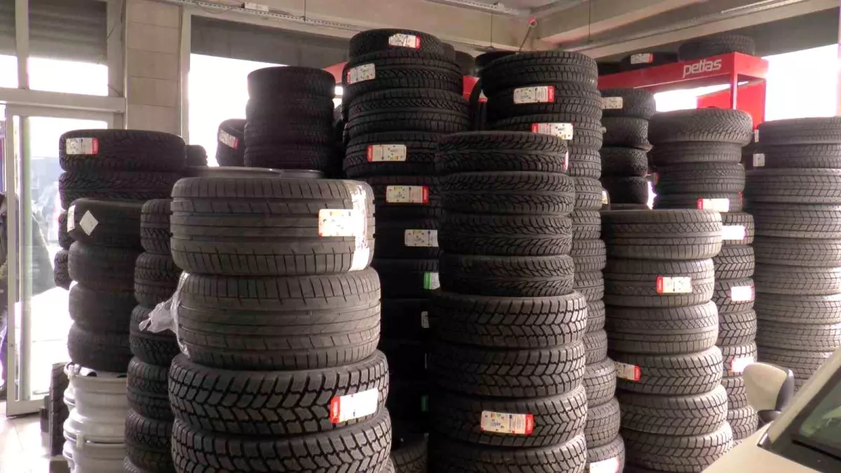 Kayserili vatandaşlar kışlık lastiklerini taktırmak için sanayiye akın etti