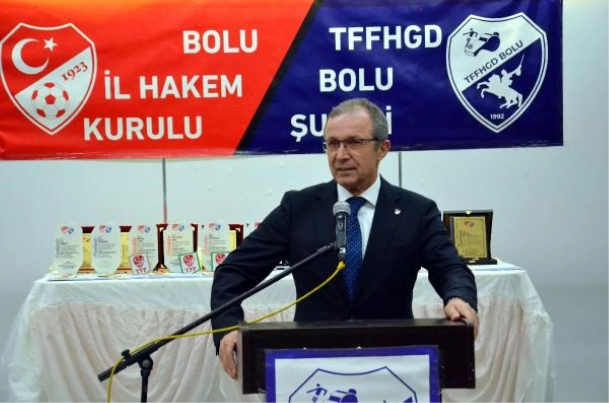 TFF Merkez Hakem Kurulu Başkanı Ahmet İbanoğlu: "MHK olarak, hakem performanslarını her hafta dikkatle takip ettiğimizi ve bazı hakemlerimizi, ilk...