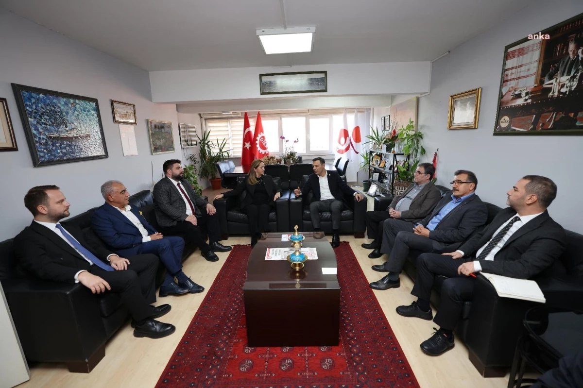 CHP İstanbul İl Başkanı Özgür Çelik, DİSK ve İstanbul Barosu\'nu ziyaret etti