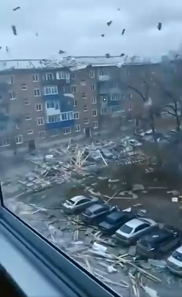 Rusya'yı şiddetli fırtına esir aldı! Olağanüstü hal ilan edildi, 1,9 milyon kişi elektriksiz kaldı