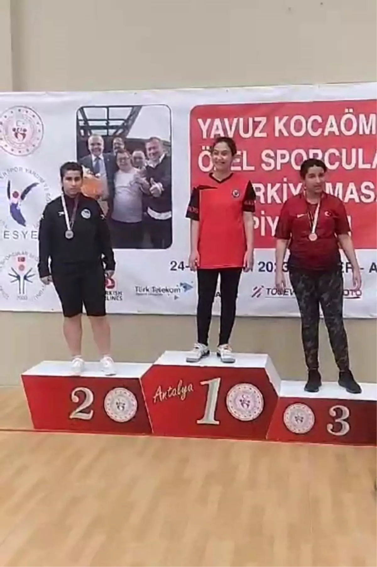 Sakarya Büyükşehir Belediyesi Özel Sporcuları Türkiye Masa Tenisi Şampiyonası\'nda Başarılı