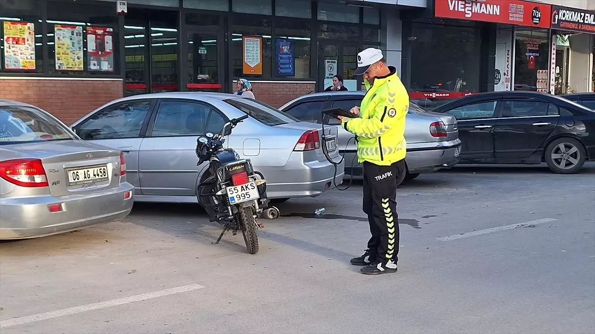 Samsun\'da motosiklet kazası: Yaya hastaneye kaldırıldı