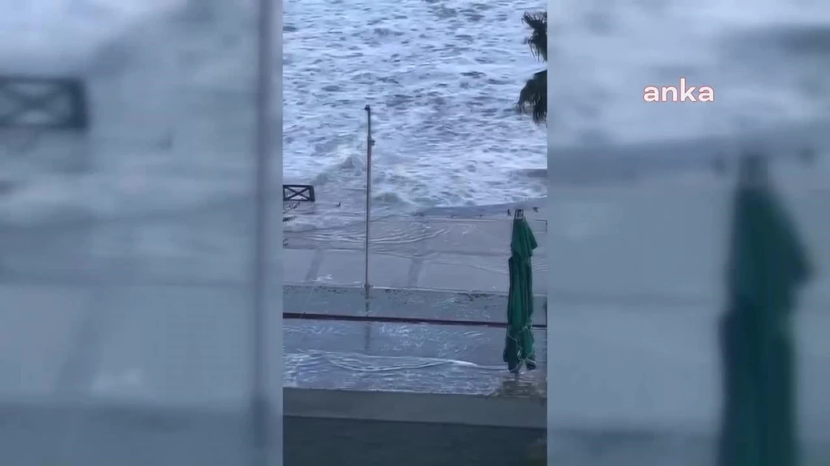 Sinop Ayancık\'ta şiddetli rüzgar ve dalgalar zarara yol açtı
