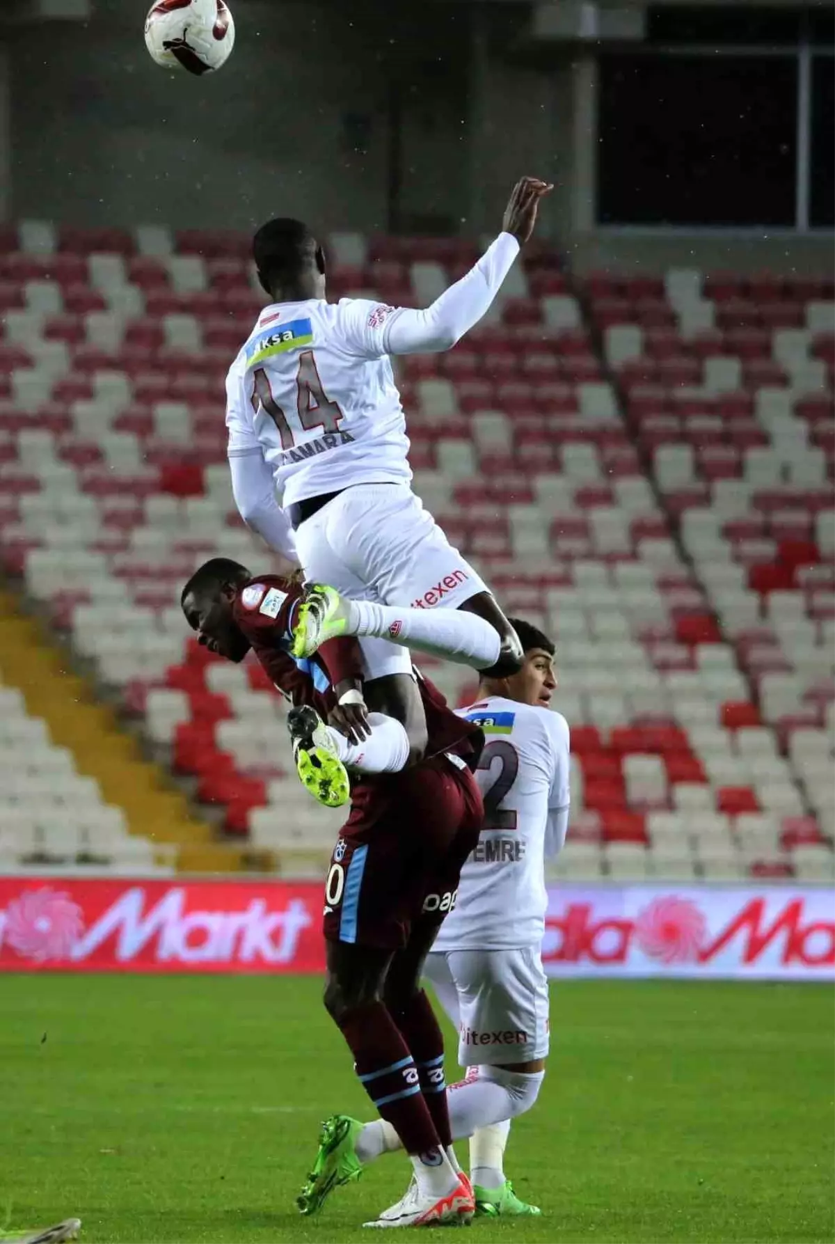 Trendyol Süper Lig: Sivasspor: 1 Trabzonspor: 0 (Maç devam ediyor)