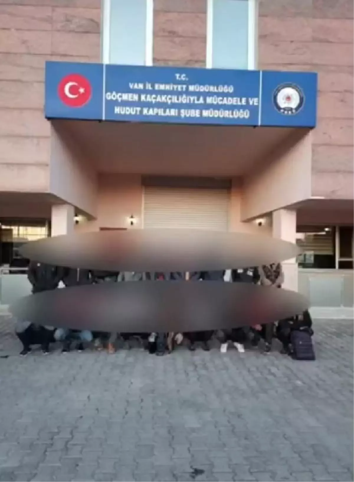 Van'da göçmen kaçakçılarına operasyon: 9 tutuklama