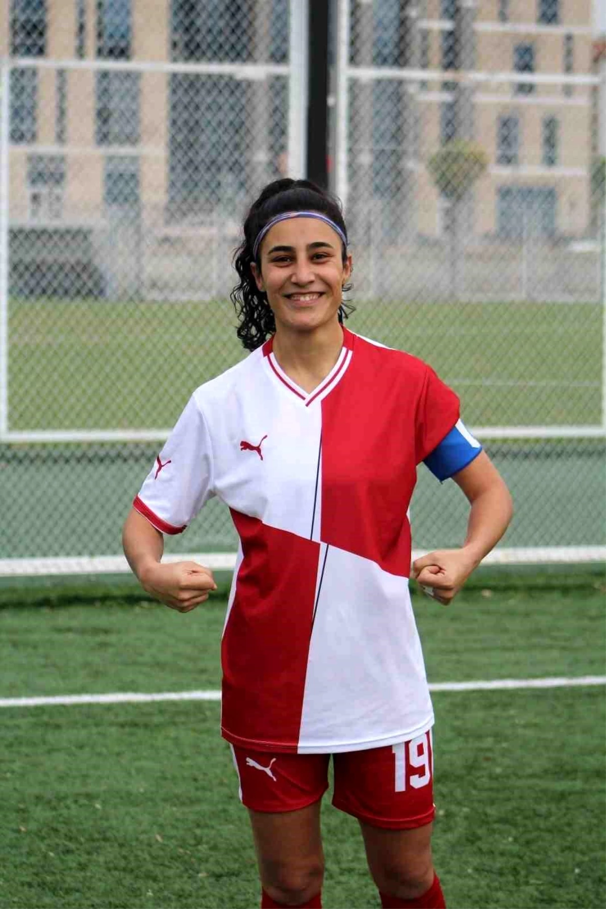 Karabük Gençlerbirliği Takım Kaptanı Güllü Şahin, Kılıçaslan Yıldızspor\'a 6 Gol Attı