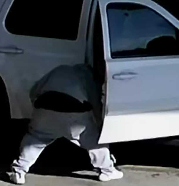 ABD' 2 yaşındaki çocuk otomobilde bırakılan silahla kendini vurarak öldürdü