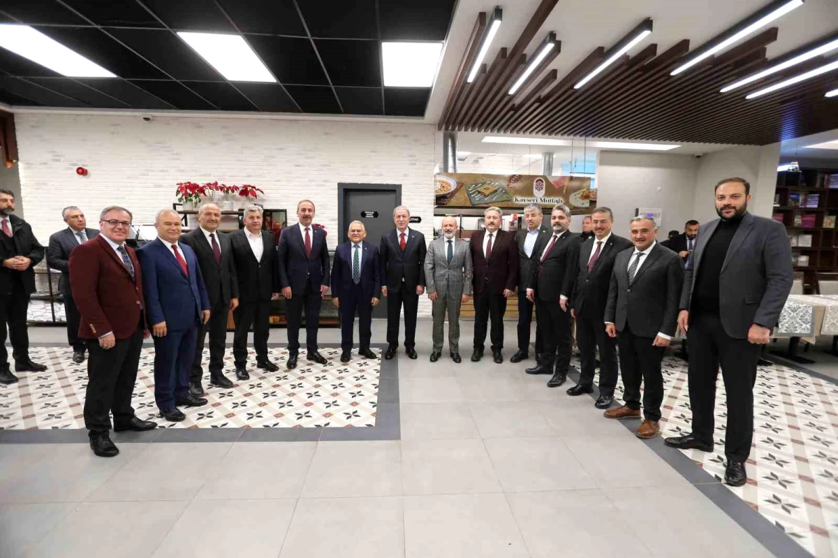 Akar ve Büyükkılıç\'tan ilçe belediye başkanları ile istişare toplantısı