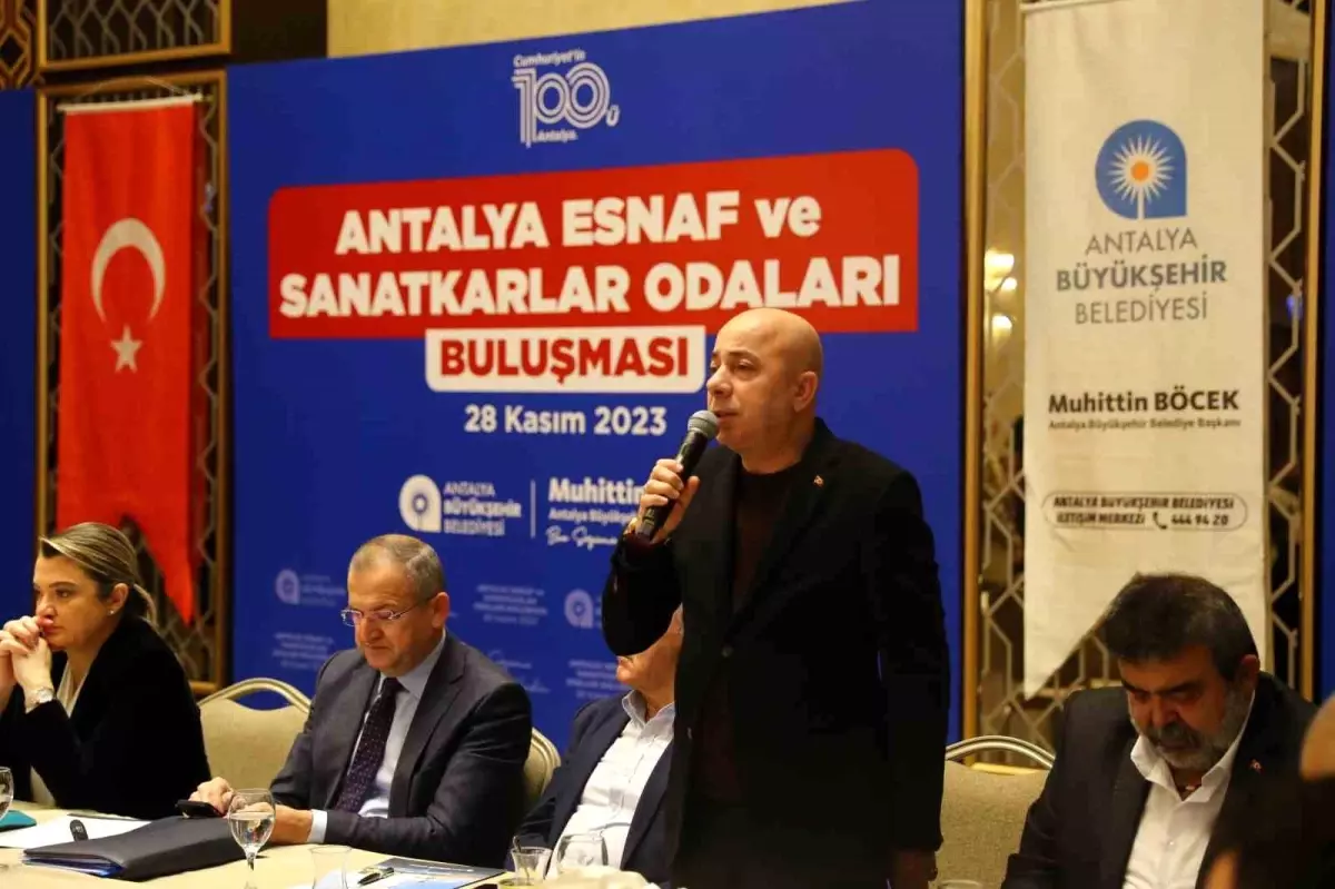 Başkan Böcek: "Su tarife indirimiyle esnafa yıllık 275 milyonluk destek sağladık"