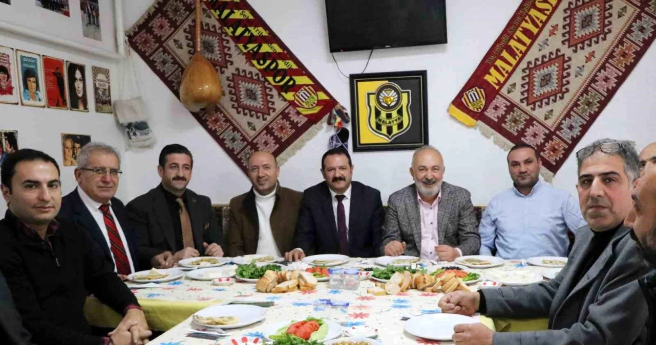Çiftlikköy Belediye Başkanı Yalova Anadolu Dernekler Federasyonu\'nun kahvaltı organizasyonuna katıldı