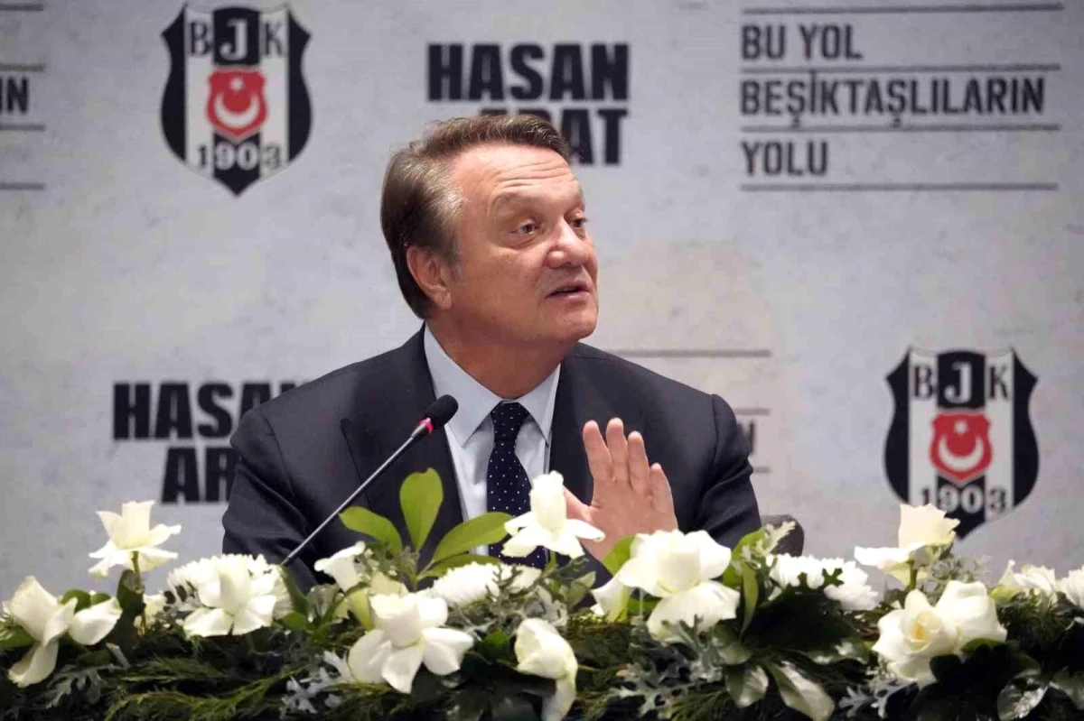 Beşiktaş Başkan Adayı Hasan Arat, Samet Aybaba ve Feyyaz Uçar ile basının karşısına çıktı