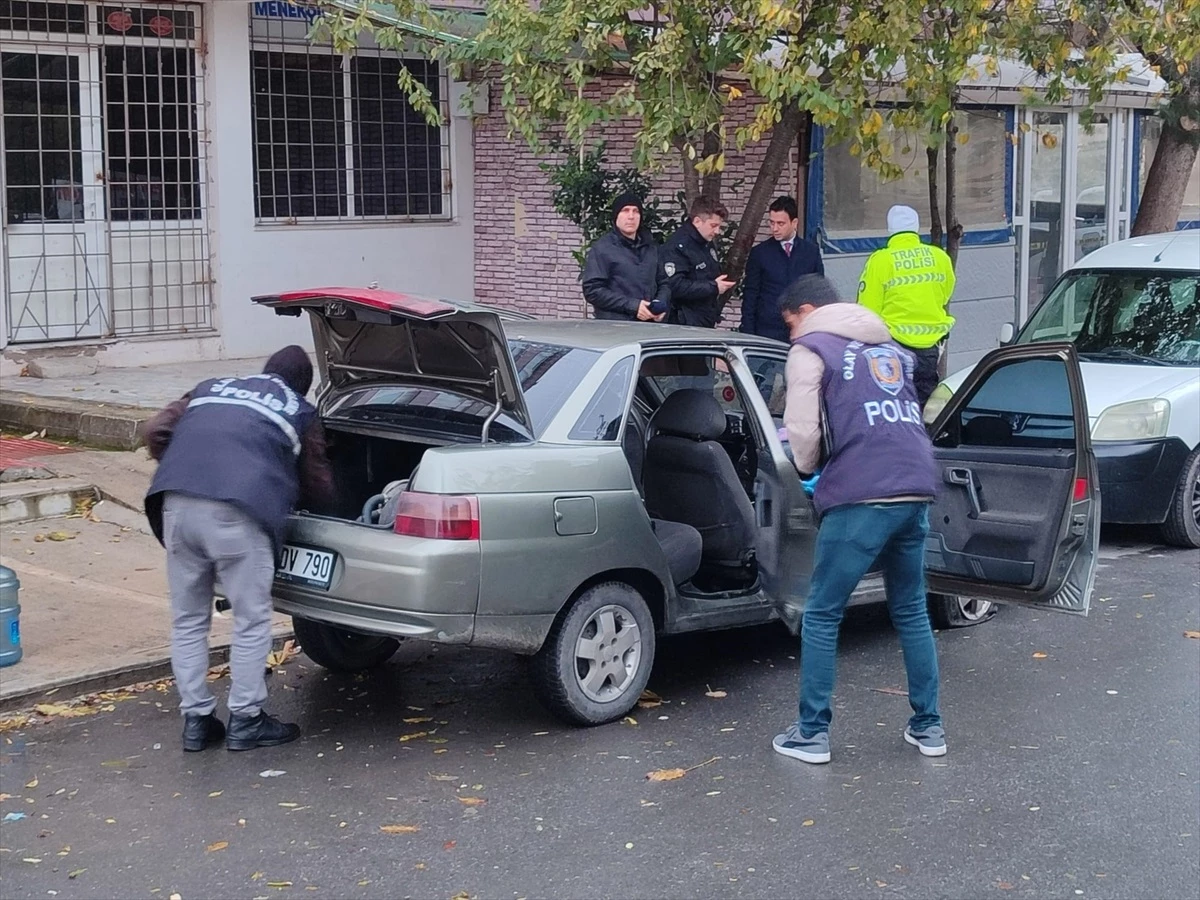 Çerkezköy\'de Otomobile Silahlı Saldırı: 3 Yaralı