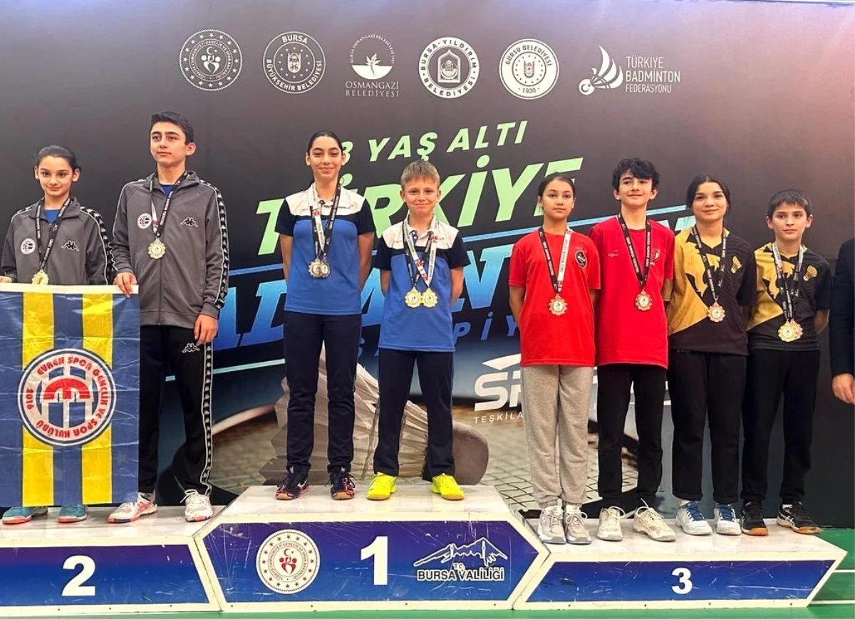Erzincanlı badmintoncular Türkiye Şampiyonasında başarılı oldu