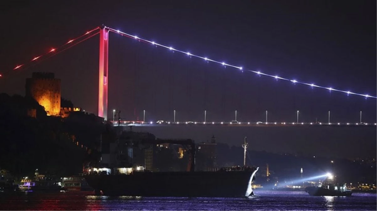 İstanbul Boğazı, olumsuz hava koşulları nedeniyle gemi trafiğine kapatıldı